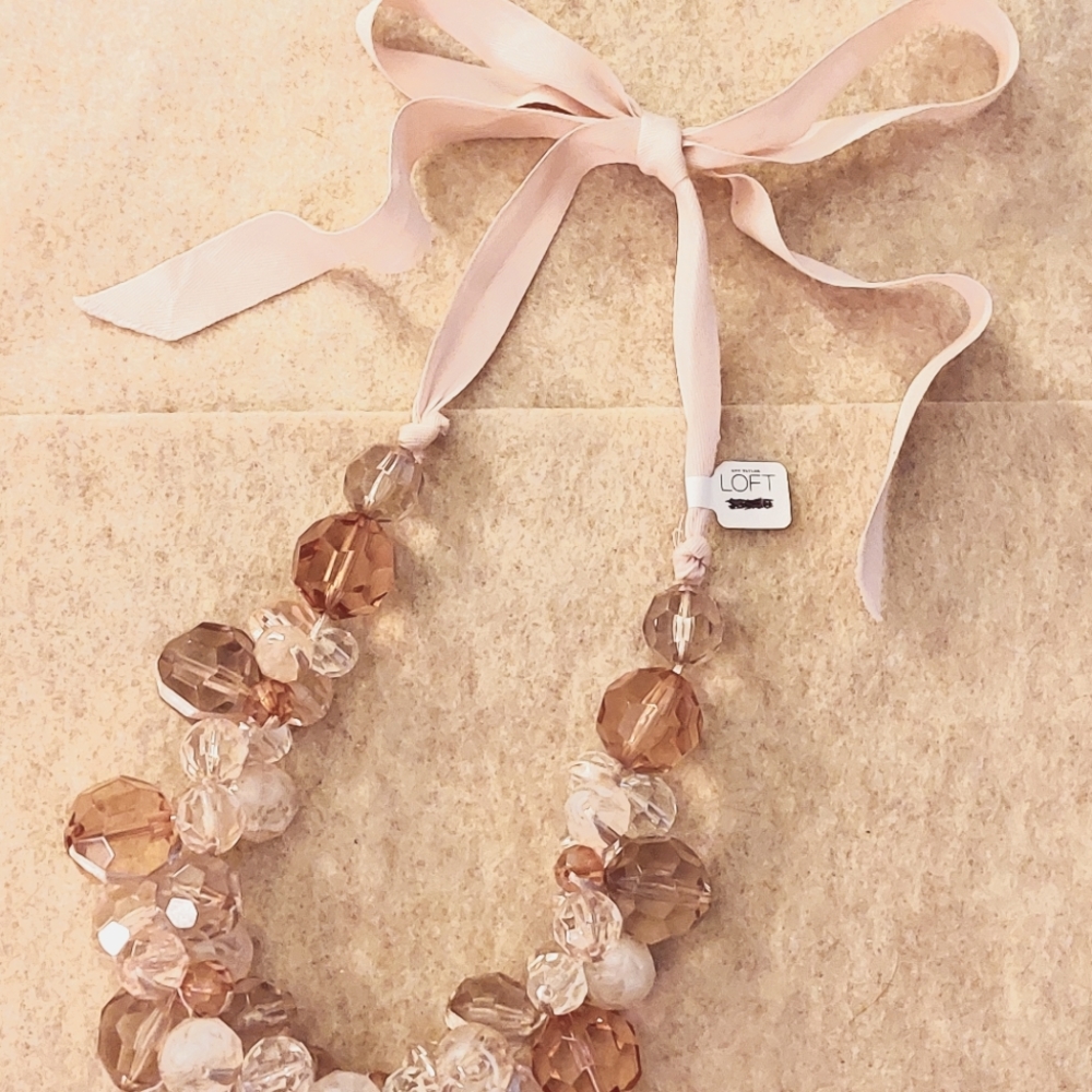 ANN TAYLOR LOFT BEAD NECKLACE